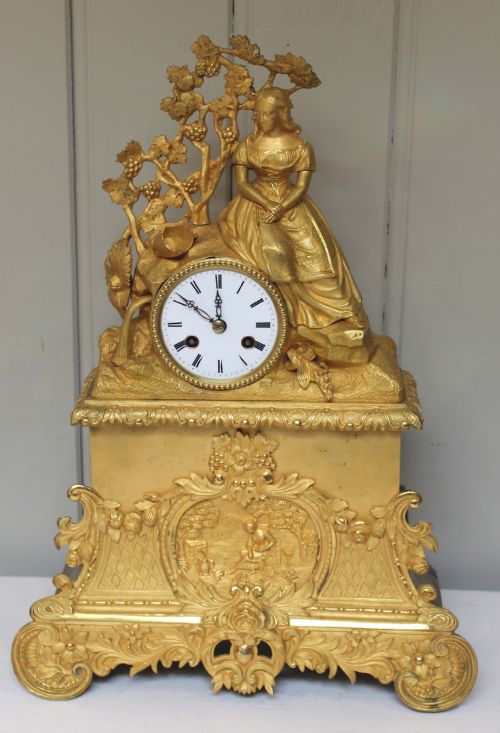 French Gilt Ormolu Mantel Clock (France, 1830)