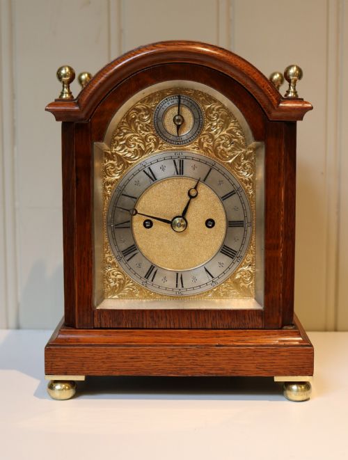 fig 1. Small English Oak Bracket Clock (England, c. 1890)
