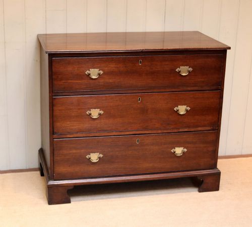Georgian Oak Chest of Drawers