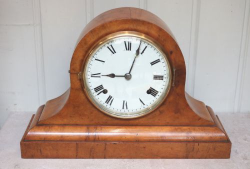 Mid 19th Century Maple Wood Napoleon Hat Mantel Clock (North America, 1855)
