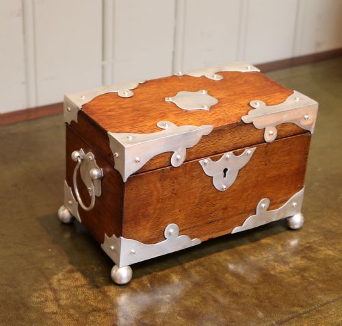 Arts and Crafts Oak Tea Caddy (England, C. 1900)