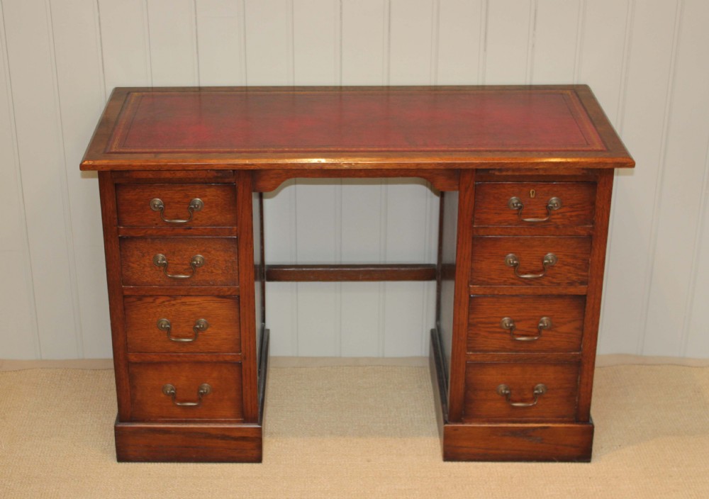 Oak Pedestal Desk 