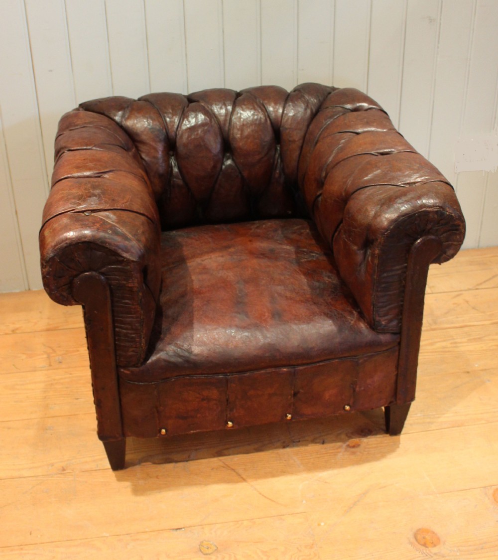 Edwardian Leather Chesterfield Chair (England, c. 1910)