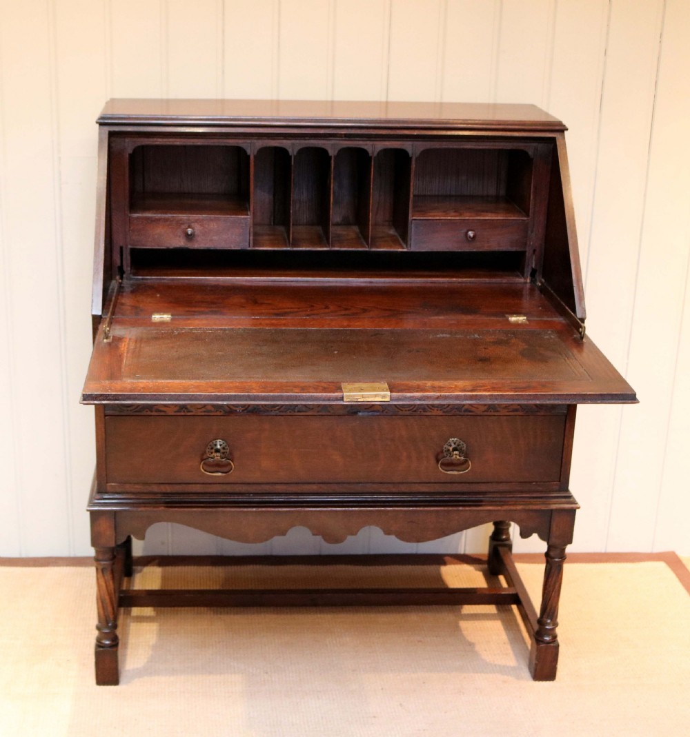 Oak Bureau View VII