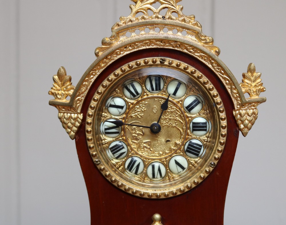Small Wood and Gilt brass Mantel Clock (England, c. 1900) View III