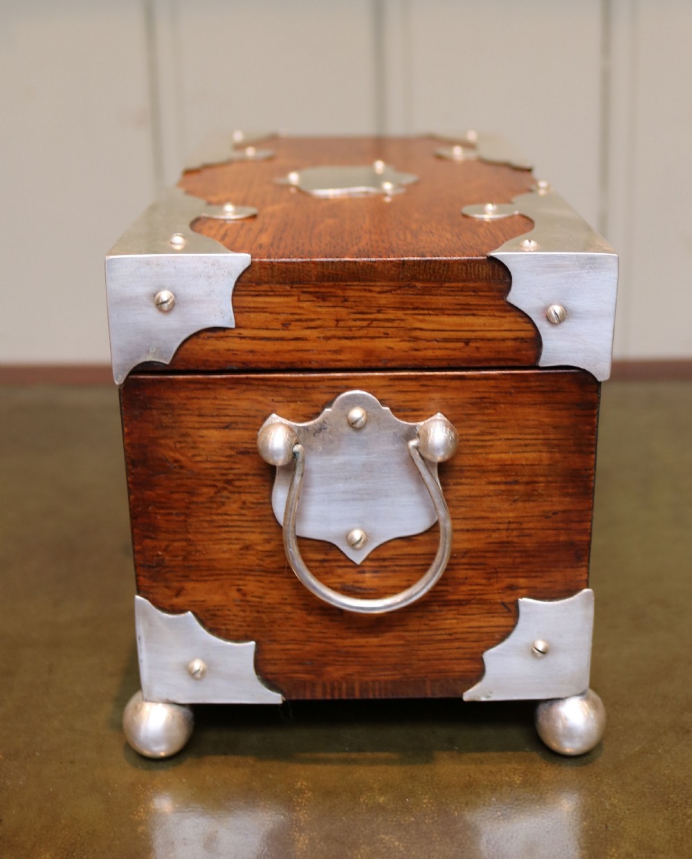 Arts and Crafts Oak Tea Caddy (England, c. 1900) View X