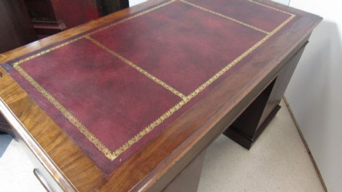 SUPERB MAHOGANY PEDESTAL DESK - ADDITIONAL PHOTO 11