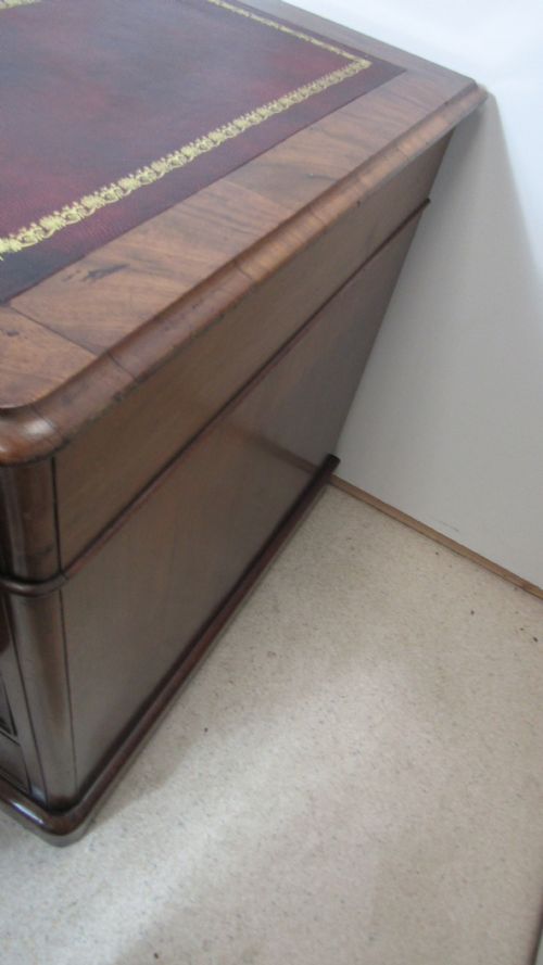 SUPERB MAHOGANY PEDESTAL DESK - ADDITIONAL PHOTO 21
