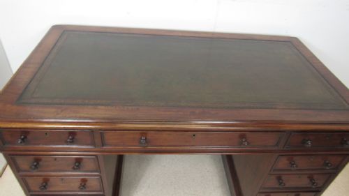 WONDERFUL MAHOGANY PEDESTAL DESK - ADDITIONAL PHOTO 3
