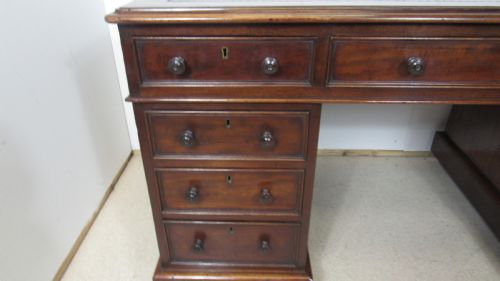 WONDERFUL MAHOGANY PEDESTAL DESK - ADDITIONAL PHOTO 4