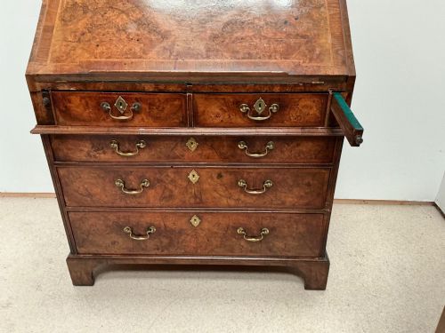 GEORGIAN WALNUT BUREAUX - ADDITIONAL PHOTO 3