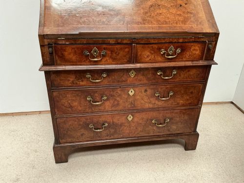 GEORGIAN WALNUT BUREAUX - ADDITIONAL PHOTO 6