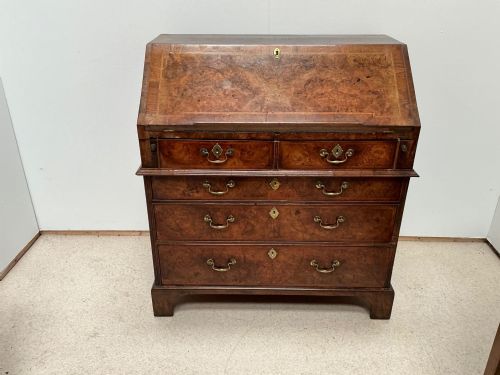 GEORGIAN WALNUT BUREAUX - ADDITIONAL PHOTO 10