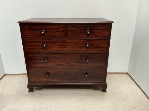 GEORGIAN MAHOGANY CHEST OF DRAWERS - ADDITIONAL PHOTO 3