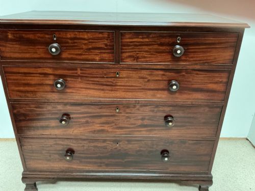 GEORGIAN MAHOGANY CHEST OF DRAWERS - ADDITIONAL PHOTO 6
