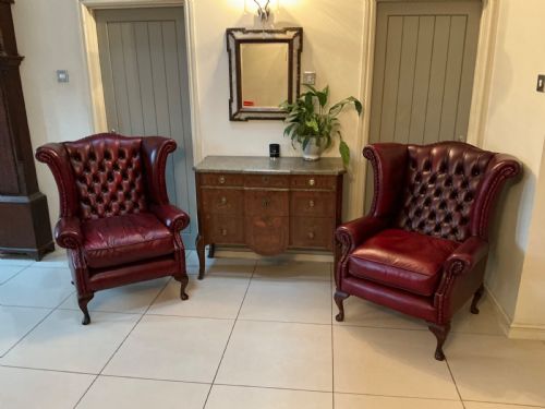 SUPERB PAIR OF RED LEATHER WING ARM CHAIRS - ADDITIONAL PHOTO 1