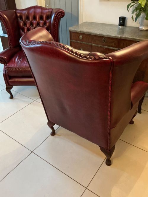 SUPERB PAIR OF RED LEATHER WING ARM CHAIRS - ADDITIONAL PHOTO 6