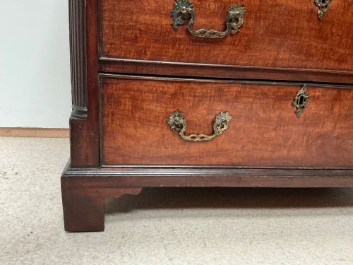 VERY NICE SMALL GEORGIAN CHEST OF DRAWERS - ADDITIONAL PHOTO 3