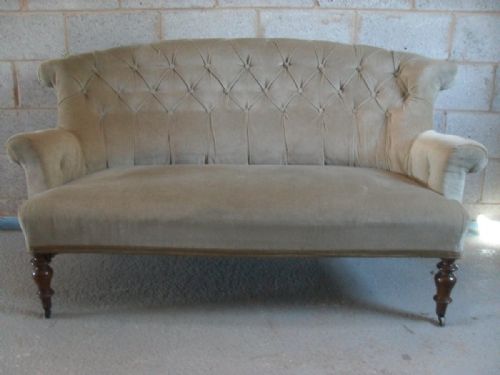 Superb Victorian Mushroom Button Upholstered Sofa/settee