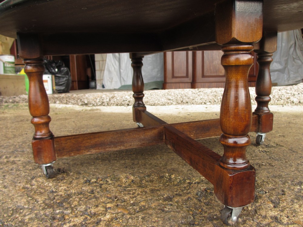 Oak circular coffee table  View VII