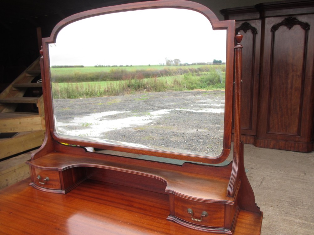 Edwardian mahogany bow front dressing table with large bevel mirror View III