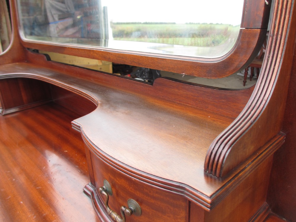 Edwardian mahogany bow front dressing table with large bevel mirror View IV