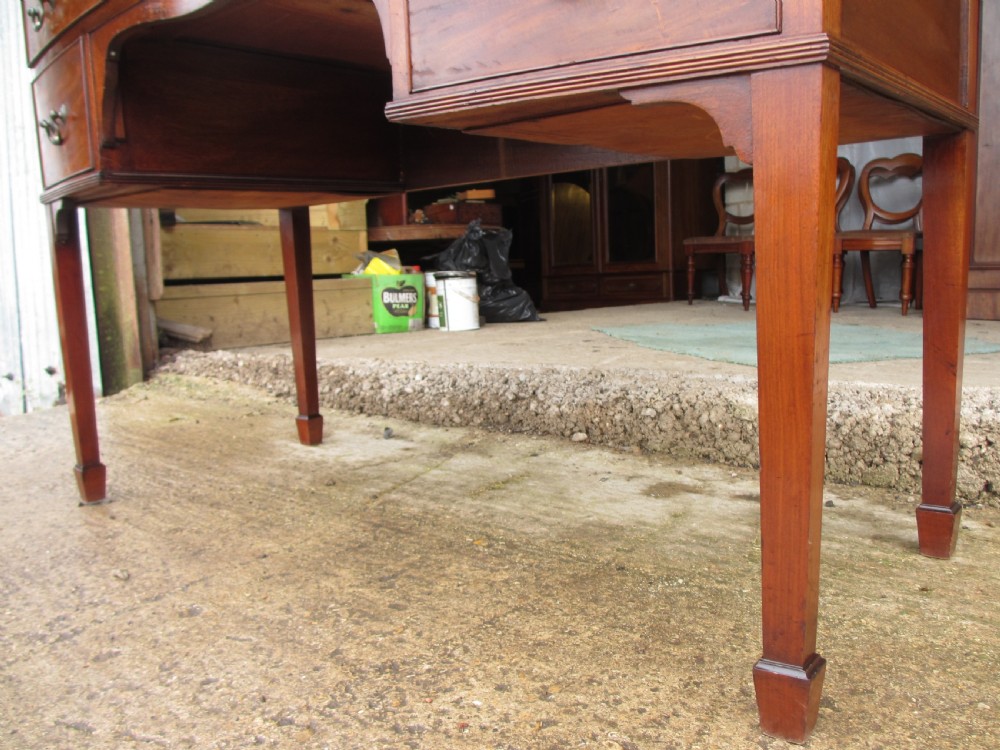 Edwardian mahogany bow front dressing table with large bevel mirror View VIII