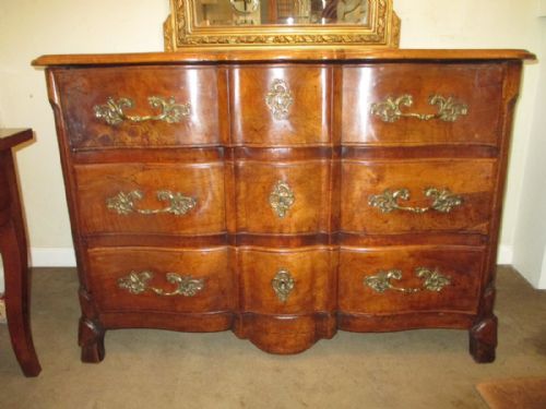 18th Century Louis Xv Walnut Commode
