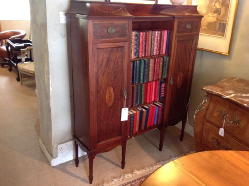 Mahogany Inlaid Bookcase Spade Feet and Marquetry Inlay