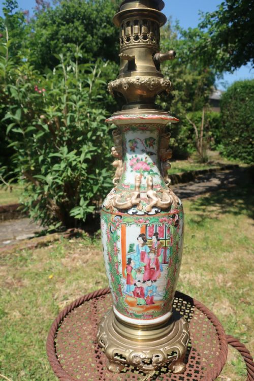 Famille Rose Table Lamp