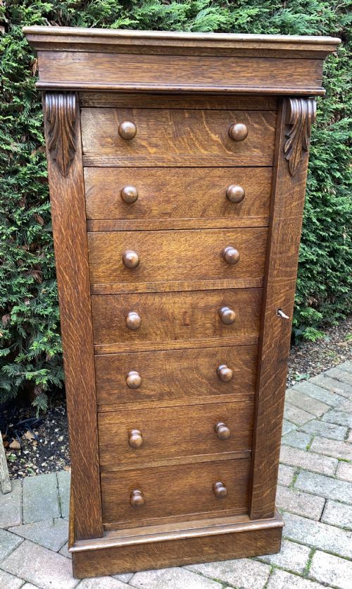 Oak Wellington Chest