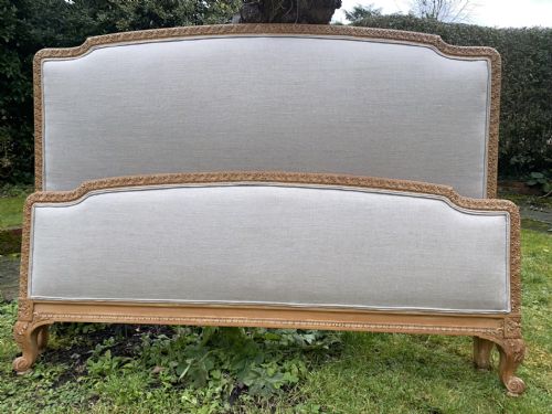 Kingsize Carved Bed