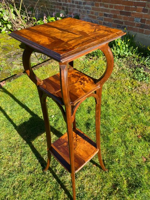 Galle Jardiniere Stand
