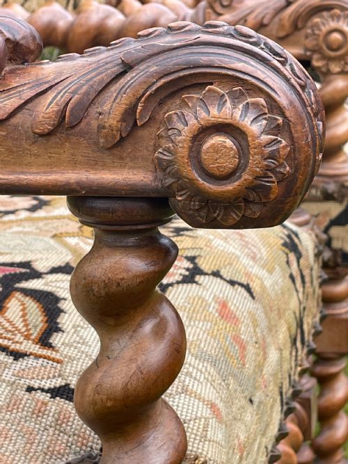 A PAIR OF LOUIS XIII STYLE WALNUT ARMCHAIRS - ADDITIONAL PHOTO 5