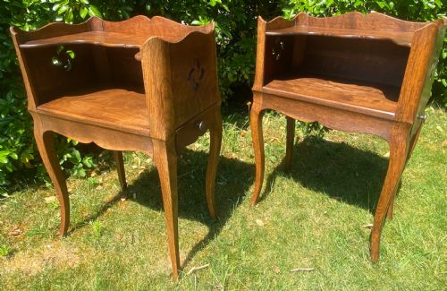 Pair of Country Bedside Tables in Oak