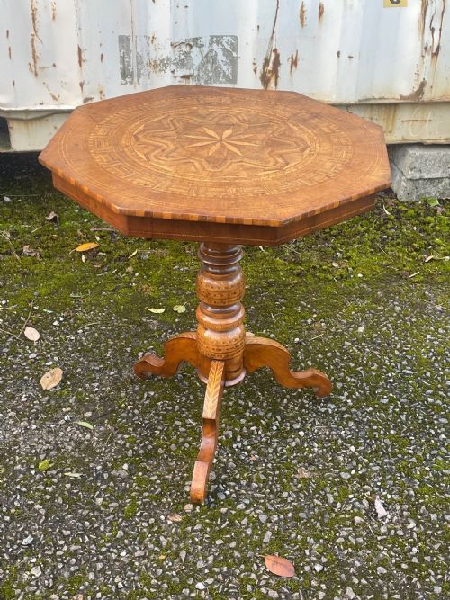19th Century Walnut Serento Table