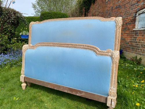 Kingsize Carved Bed