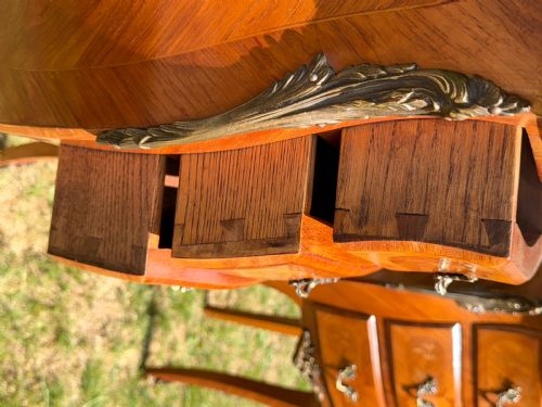PAIR OF MARQUETRY BEDSIDE TABLES - ADDITIONAL PHOTO 7