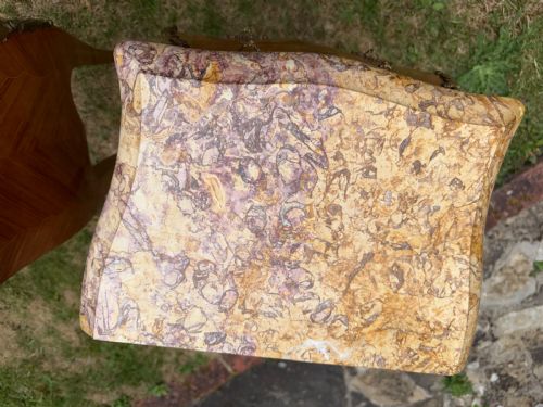 PAIR OF ROCOCO MARQUETRY BEDSIDE TABLES - ADDITIONAL PHOTO 1