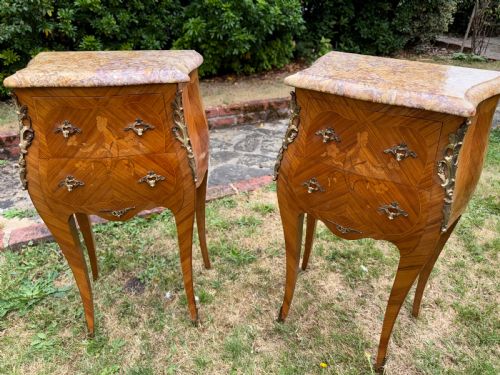 PAIR OF ROCOCO MARQUETRY BEDSIDE TABLES - ADDITIONAL PHOTO 4