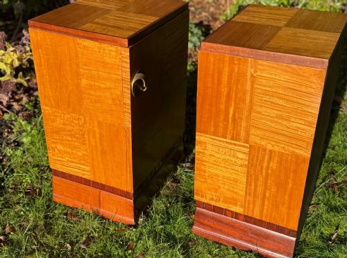 PAIR OF QUALITY ART DECO BEDSIDE TABLES - ADDITIONAL PHOTO 2