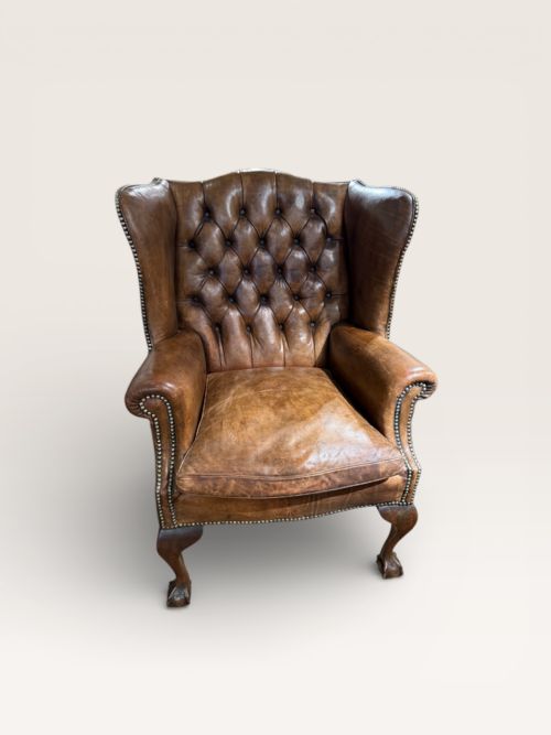 BUTTONED LEATHER WINGBACK ARMCHAIR - ADDITIONAL PHOTO 4