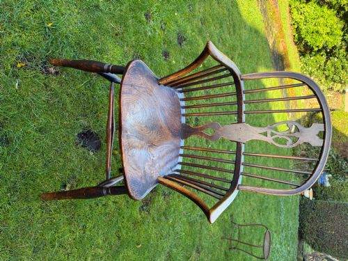 ELM AND ASH WINDSOR ARMCHAIR WITH PRINCE OF WALES FEATHERS - ADDITIONAL PHOTO 4