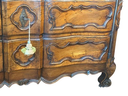 18TH CENTURY FRENCH WALNUT COMMODE CUPBOARD - ADDITIONAL PHOTO 2