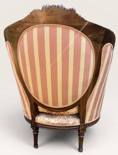 PAIR OF LARGE COMFORTABLE BERGERE ARMCHAIRS - ADDITIONAL PHOTO 6