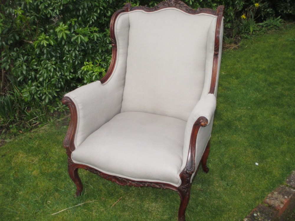 Carved walnut Armchair 