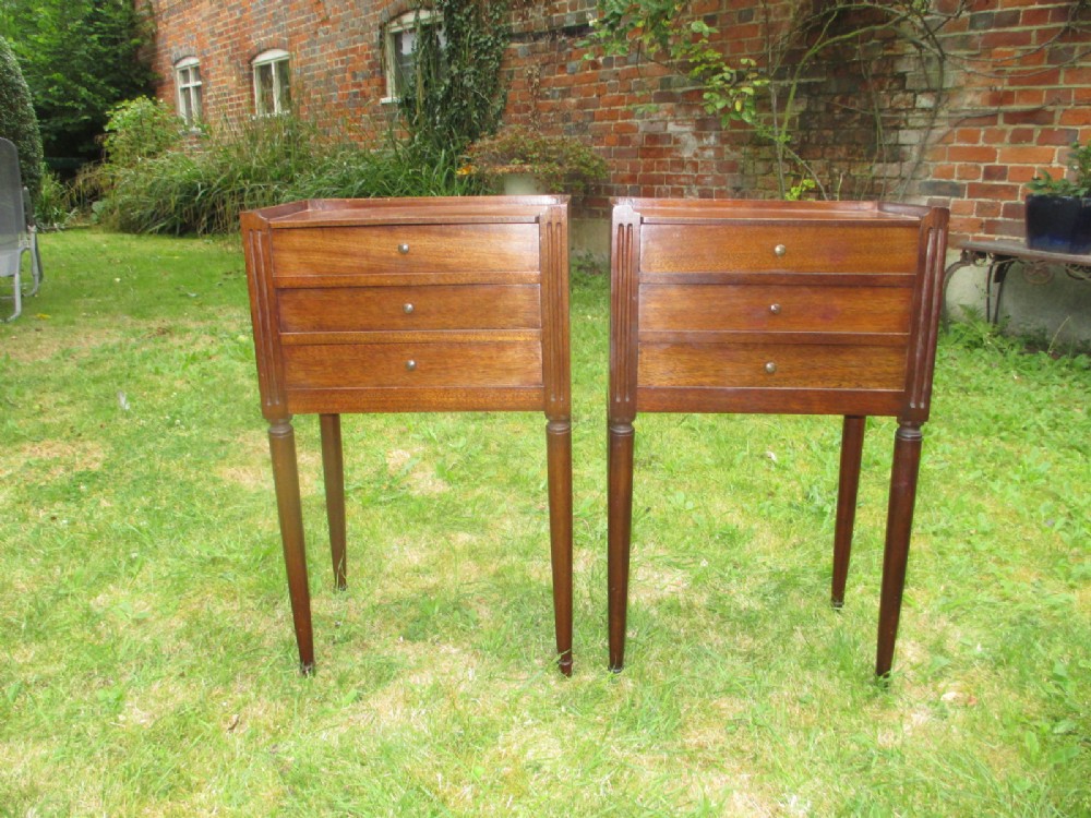Pair of mahogany bedside tables 
