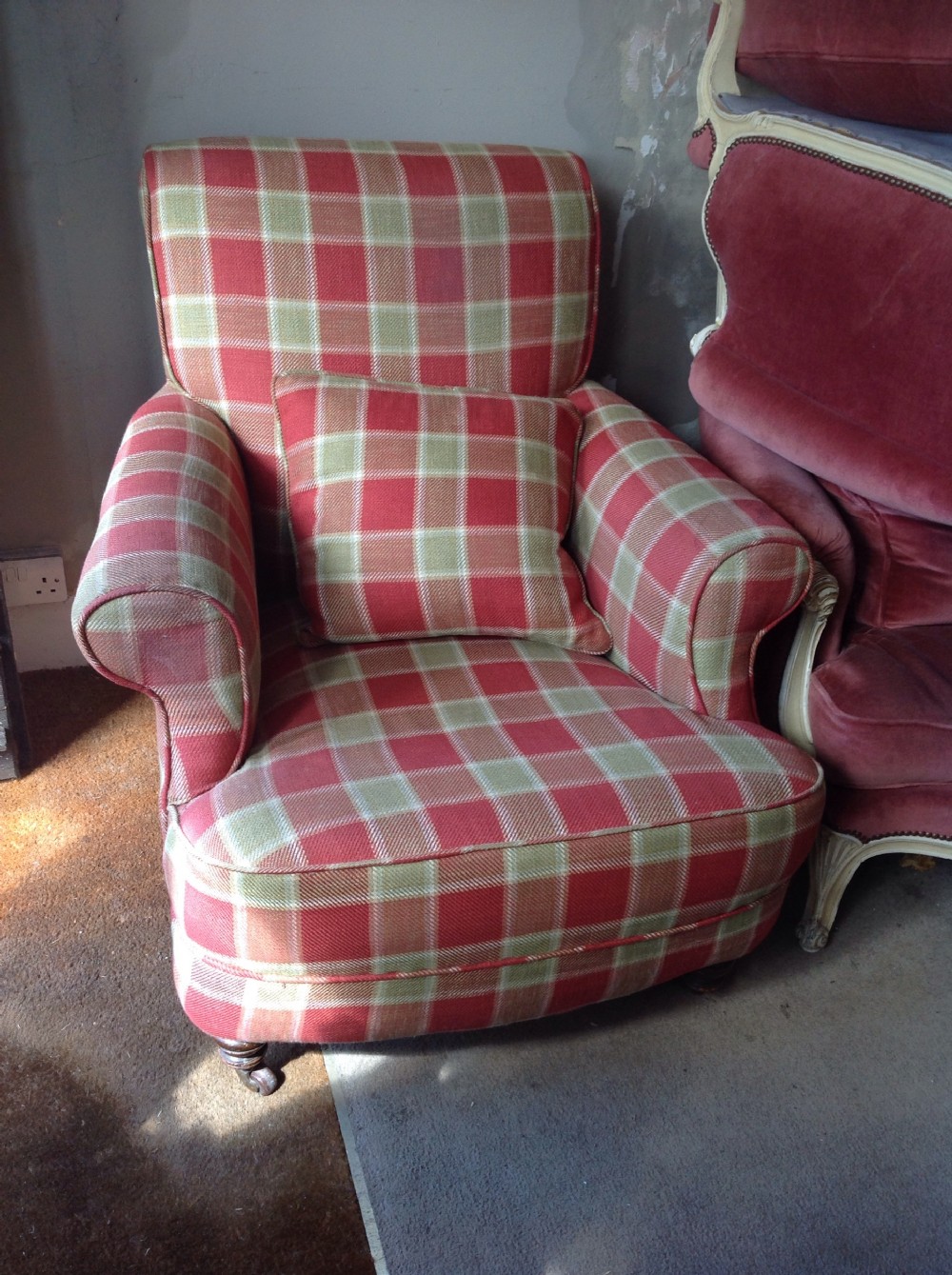 VictorIan armchair View II