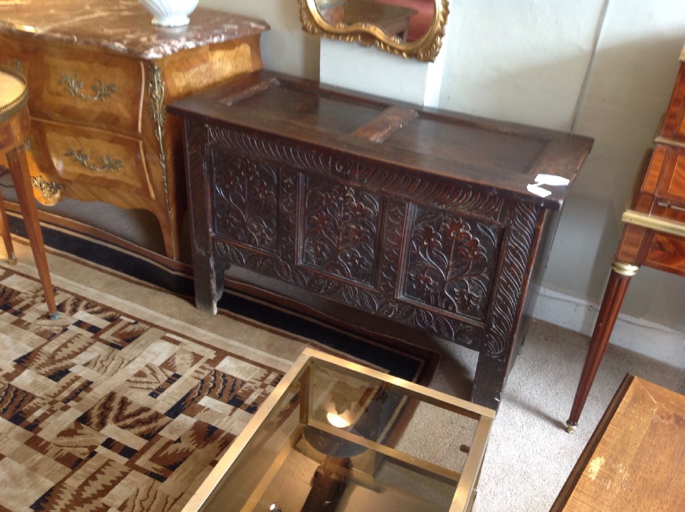 Oak coffer View II