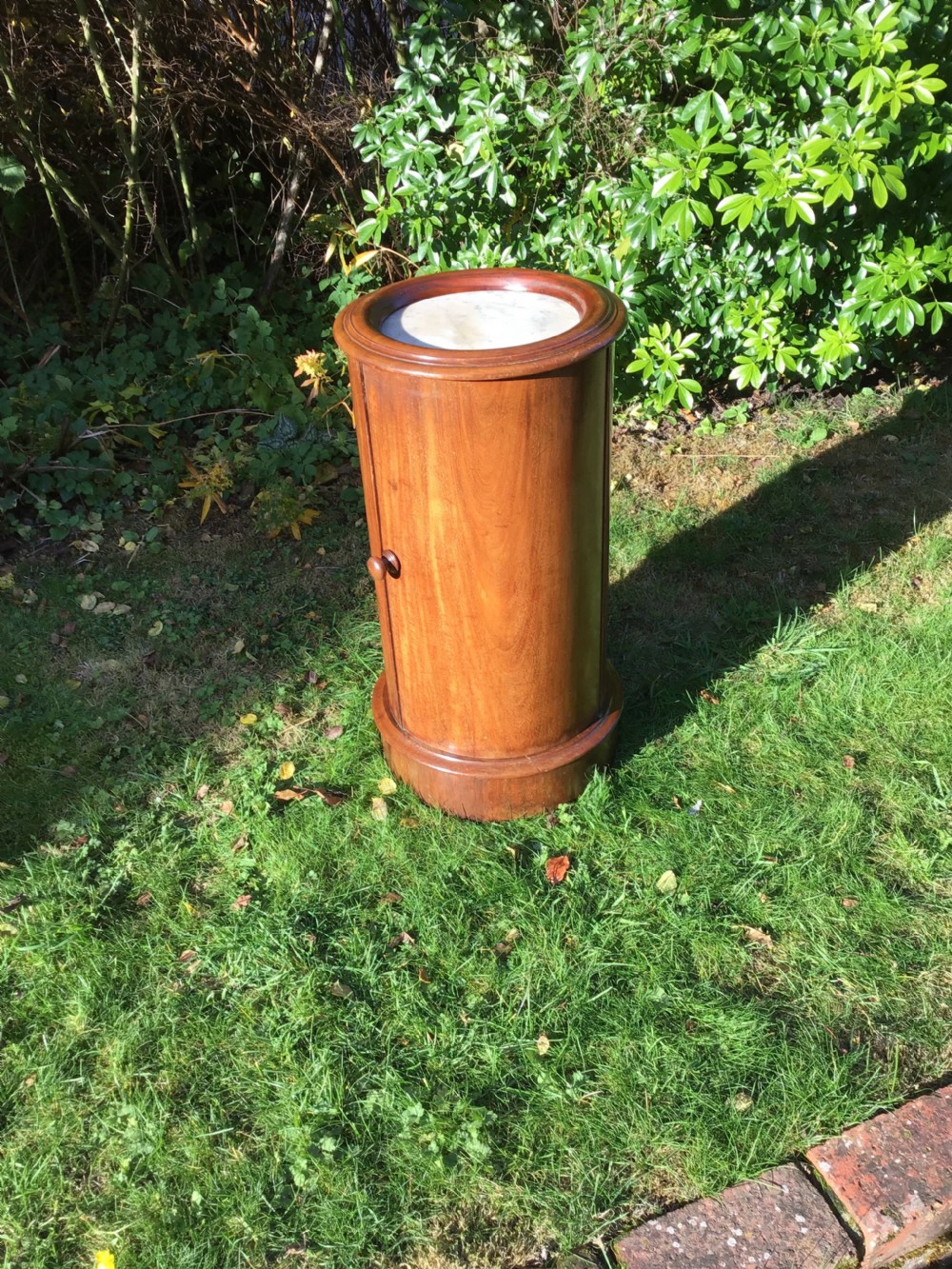 Cylindrical mahogany bedside table View III